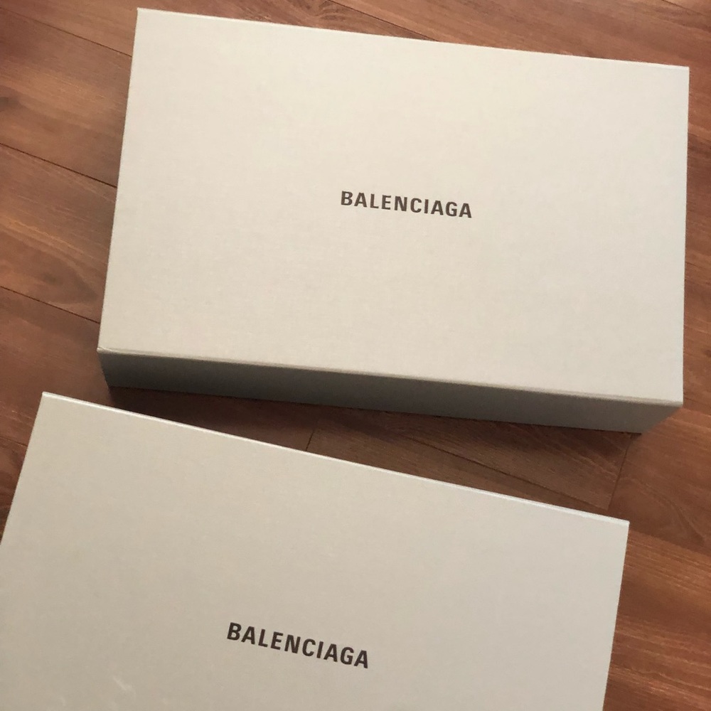 Balenciaga Shirt/Hoodie box - QTY 2